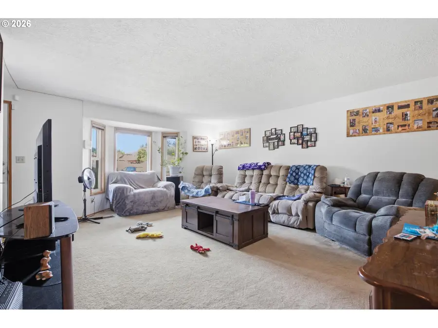 602 N Dolash Ct, Newberg, OR 97132 - #2