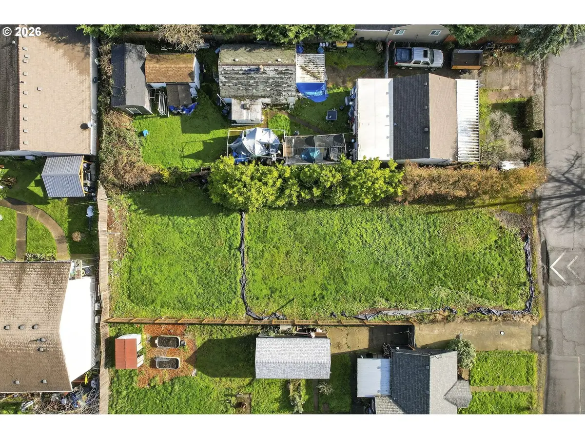 7233 SE Crystal Springs Blvd, Portland, OR 97206 - Image #1