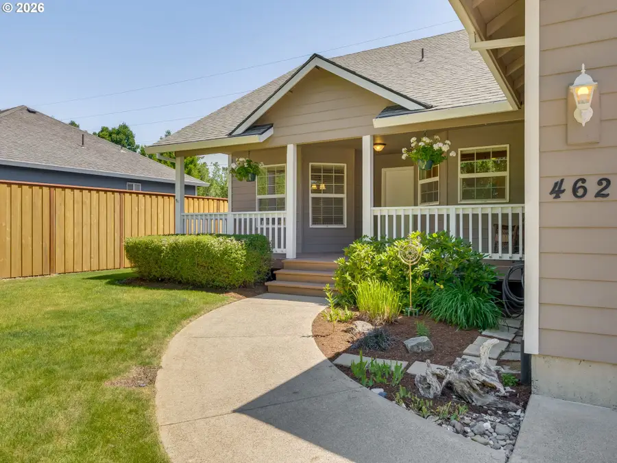 462 SW Kauer Dr, McMinnville, OR 97128 - #2