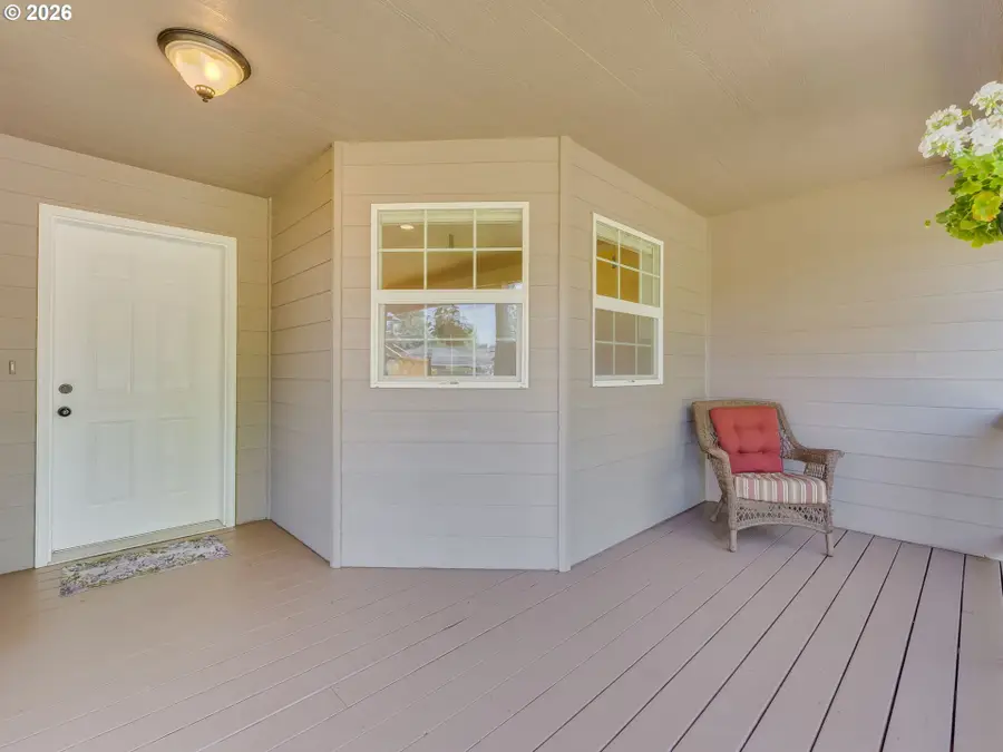 462 SW Kauer Dr, McMinnville, OR 97128 - #3