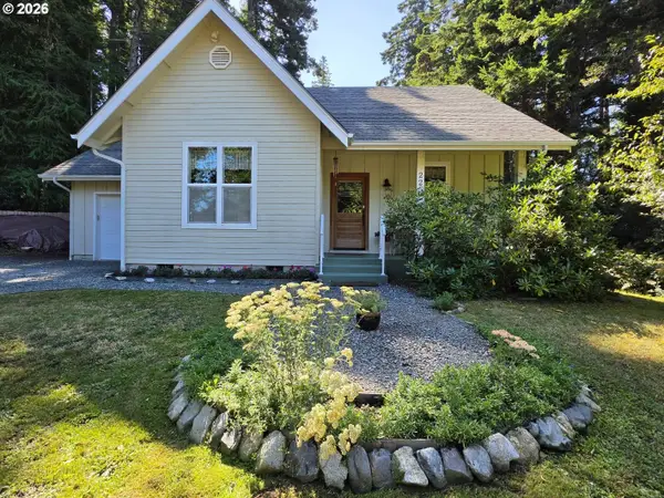 225 18th St, PortOrford, OR 97465