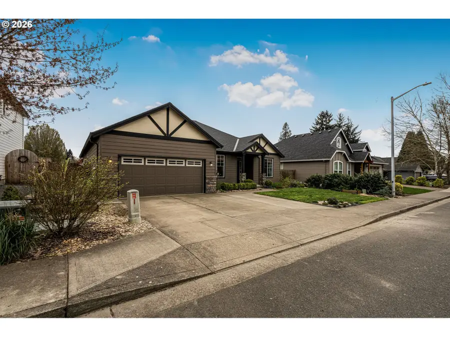 221 E 16th St, Lafayette, OR 97127 - #3