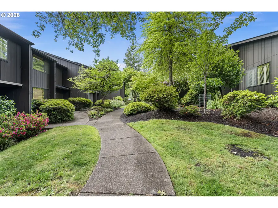 157 Westbrook Way, Eugene, OR 97405 - #2