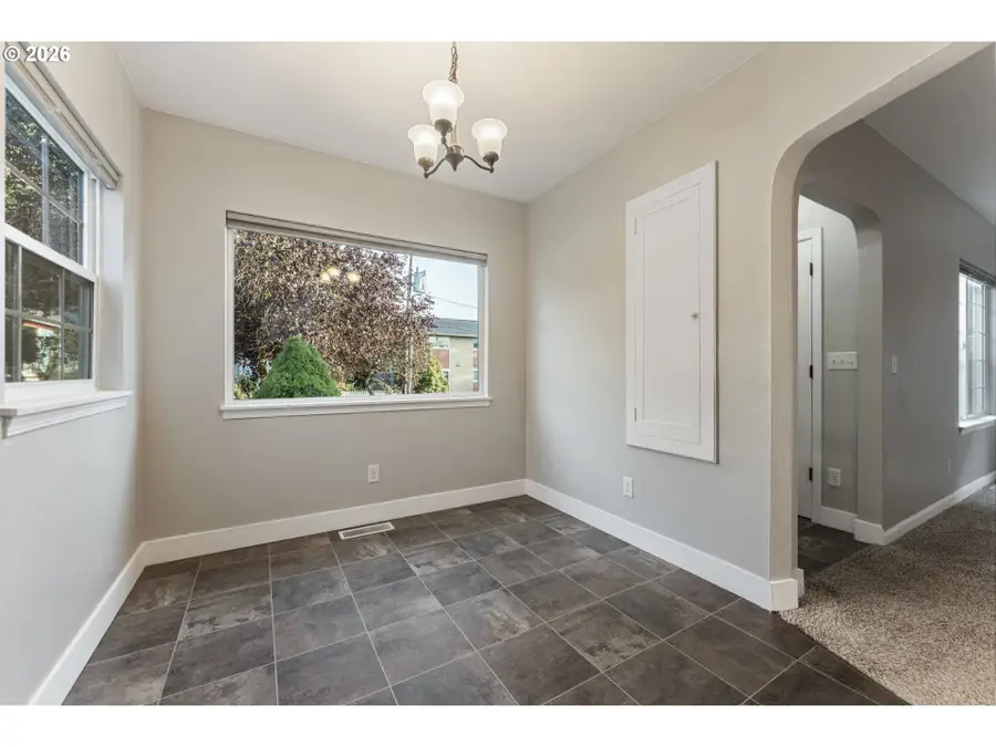 900 W 16th St, Vancouver, WA 98660 - #2