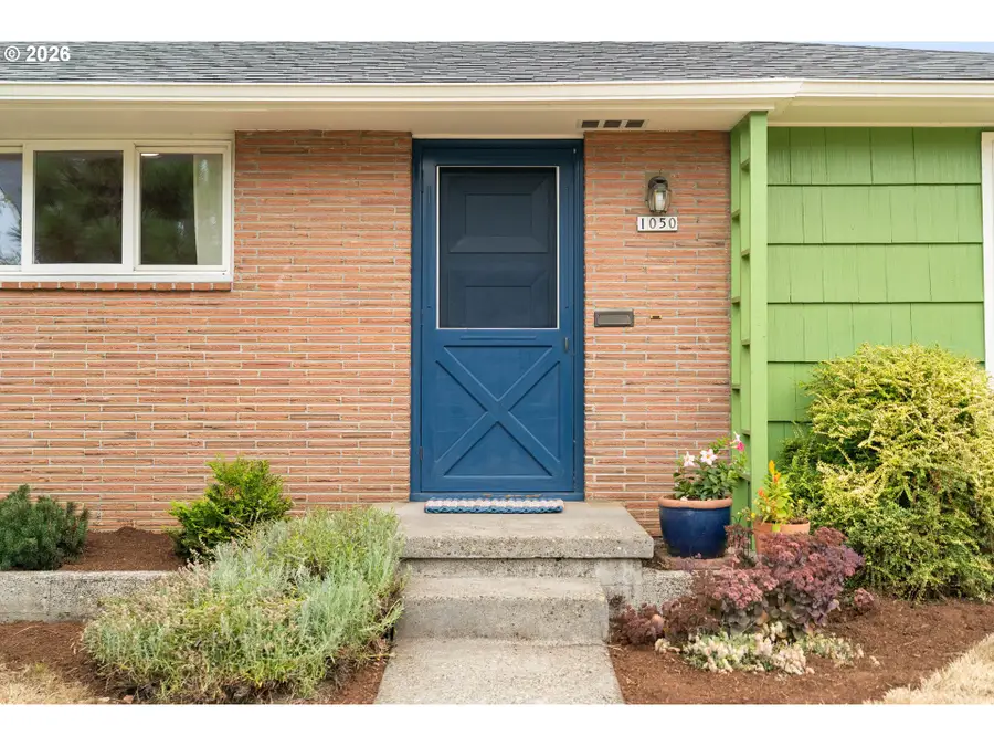 1050 SE 73rd Ave, Portland, OR 97215 - #2