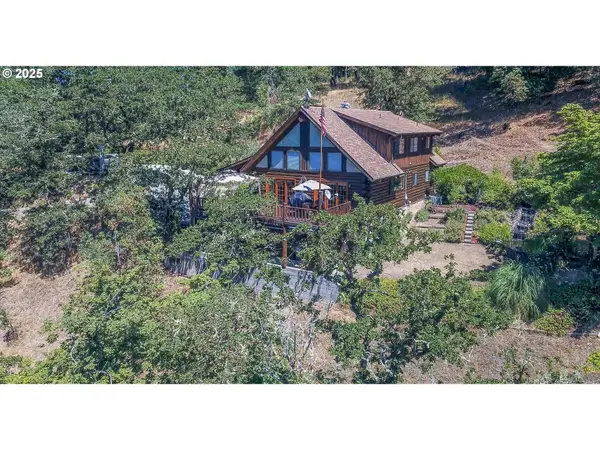 1138 Yokum Rd, Riddle, OR 97469