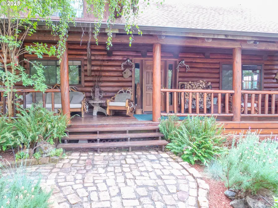 1138 Yokum Rd, Riddle, OR 97469 - Image #3