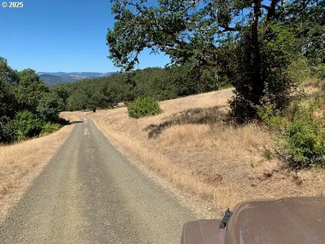 0 NE Barager Ave, Roseburg, OR 97470 - Image #1