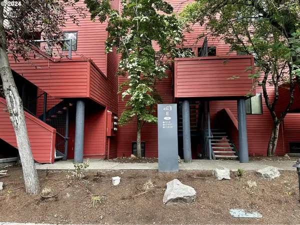 730 NW Naito Pkwy #E25, Portland, OR 97209