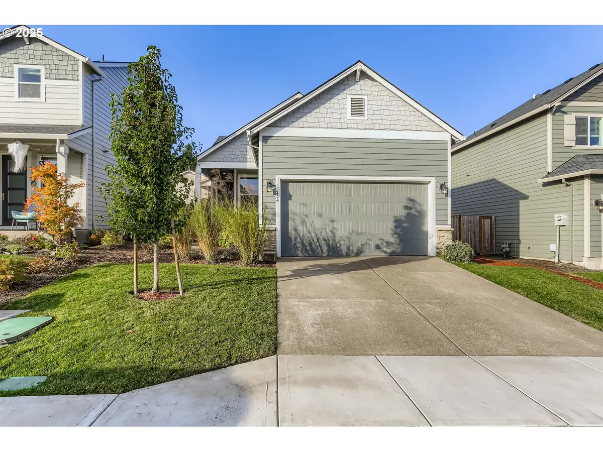 234 W 18th St, Lafayette, OR 97127 - #1
