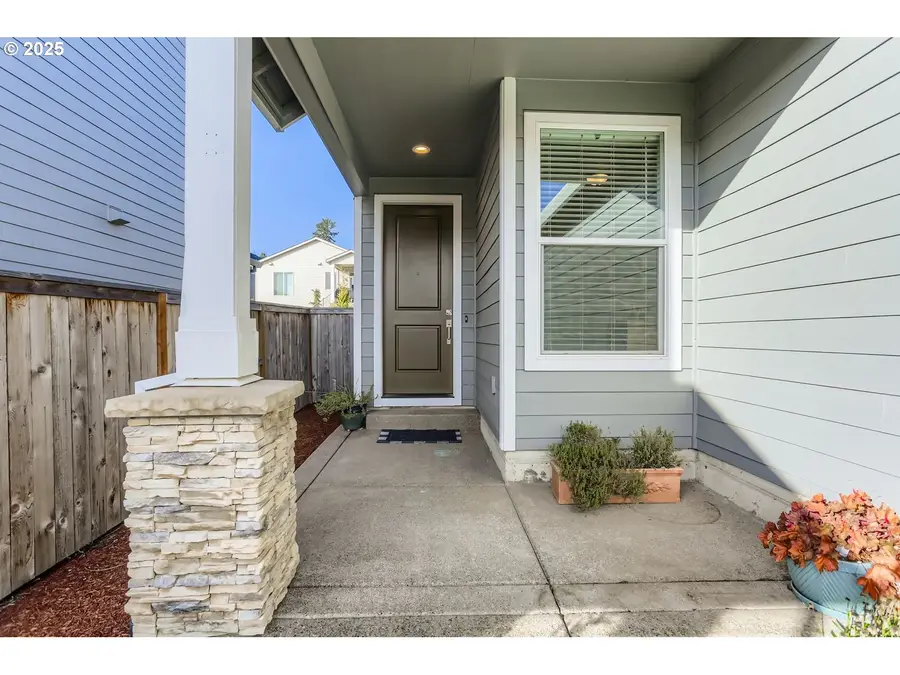 234 W 18th St, Lafayette, OR 97127 - #3