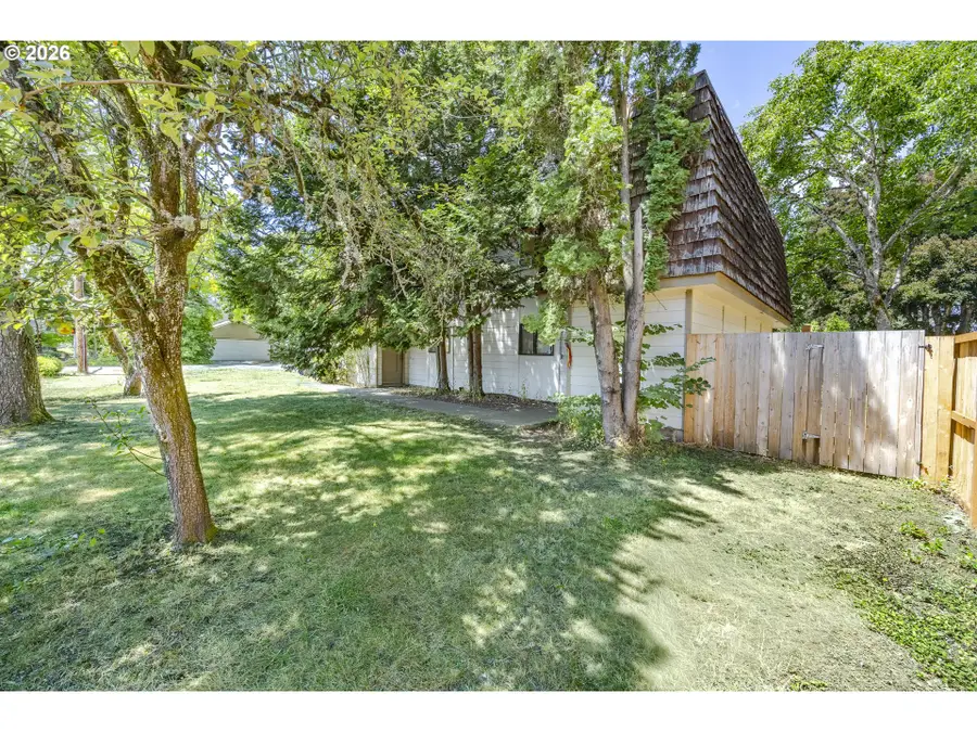 2209 Cal Young Rd, Eugene, OR 97401 - #2