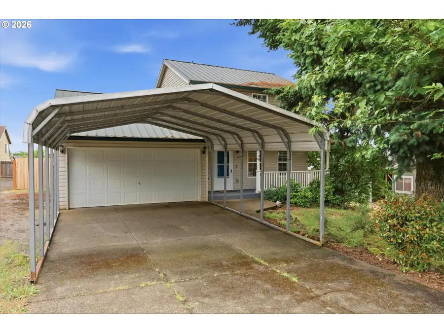 700 NW Willamina Dr, Willamina, OR 97396 - #2