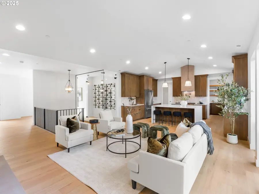 841 SW 49th Dr, Gresham, OR 97080 - Image #2