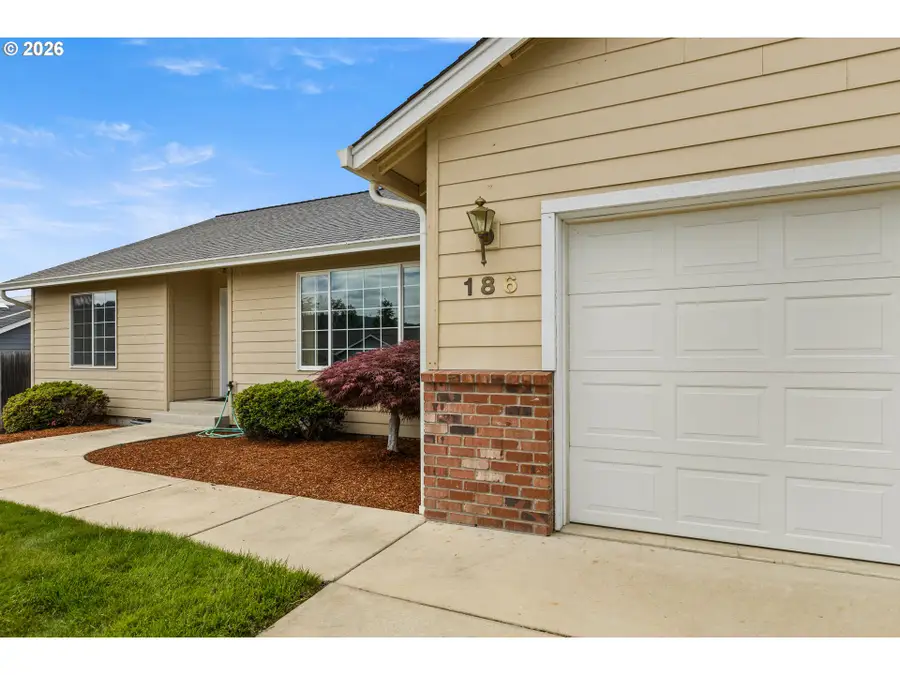 186 Woodduck St, Winston, OR 97496 - #3