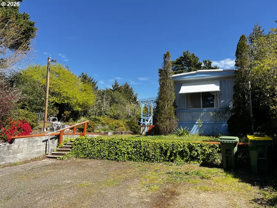 1600 Rhododendron Dr #21, Florence, OR 97439 - #2