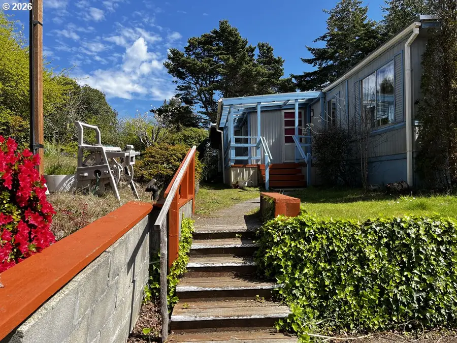 1600 Rhododendron Dr #21, Florence, OR 97439 - #3