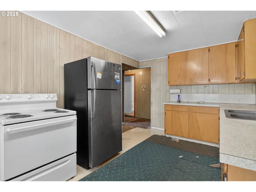 4916 E St, Springfield, OR 97478 - Image #3