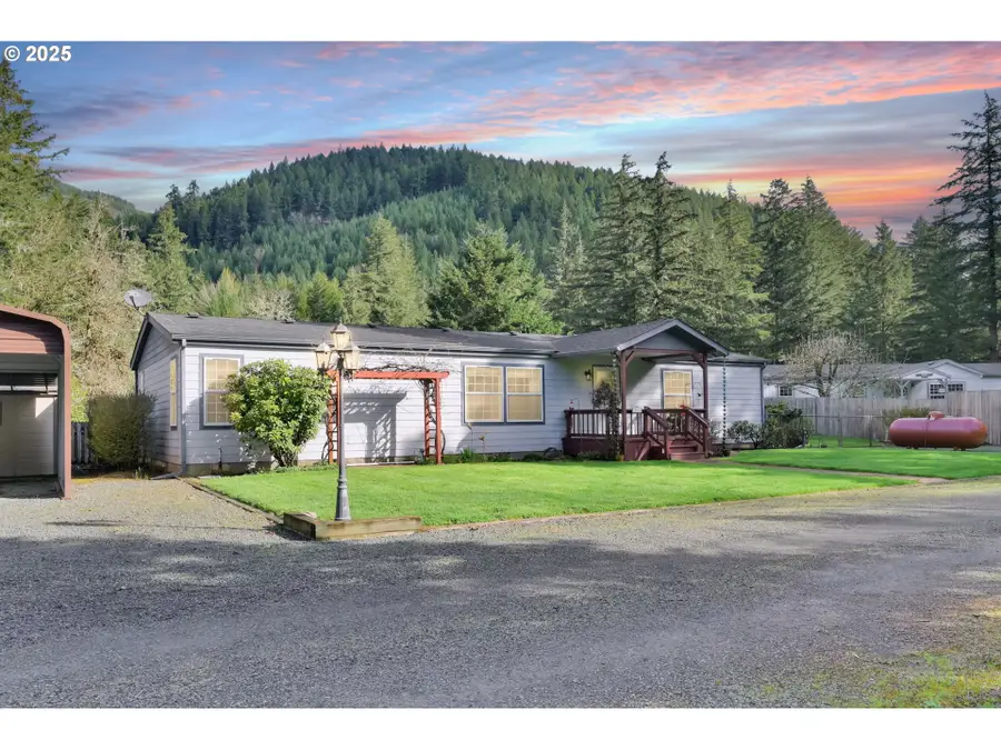 38431 Row River Rd, Dorena, OR 97434 - Image #3