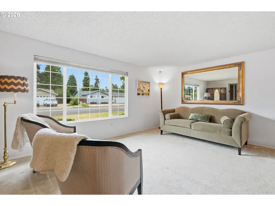 1055 N Lupine Ct, Canby, OR 97013 - #2