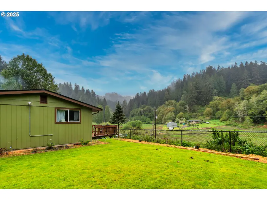 62053 Daniels Creek Rd, Eastside, OR 97420 - Image #3