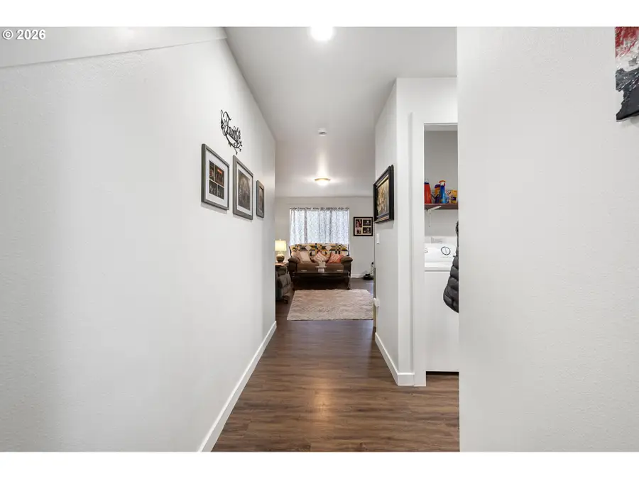 1284 44th Ave, Sweet Home, OR 97386 - #2