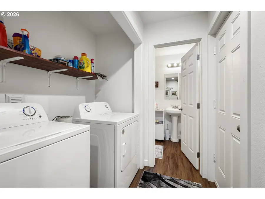 1284 44th Ave, Sweet Home, OR 97386 - #3