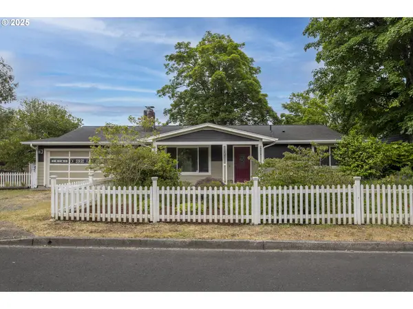 821 13th Ave, Seaside, OR 97138