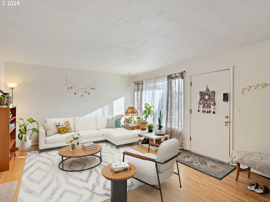3911 NE Killingsworth St #7, Portland, OR 97211 - Image #2