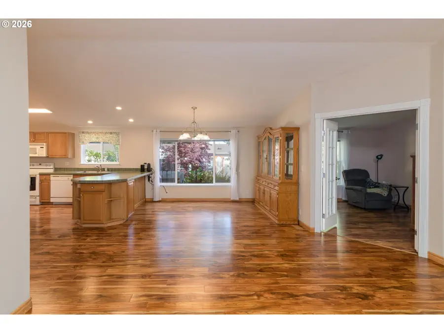 570 Shorepines Pl, Coos Bay, OR 97420 - #3