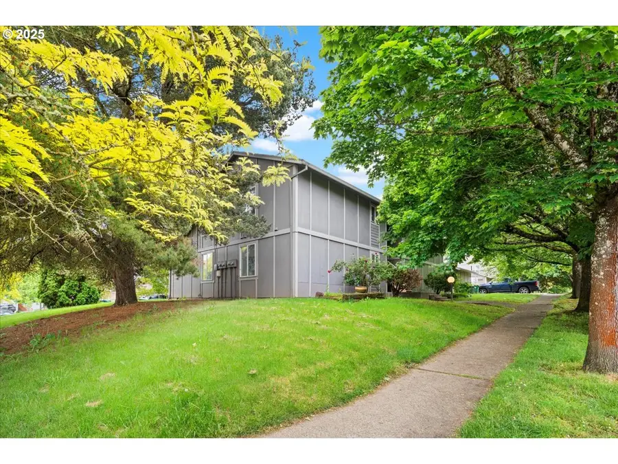 9750 SW Lookout Ter, Beaverton, OR 97008 - Image #2