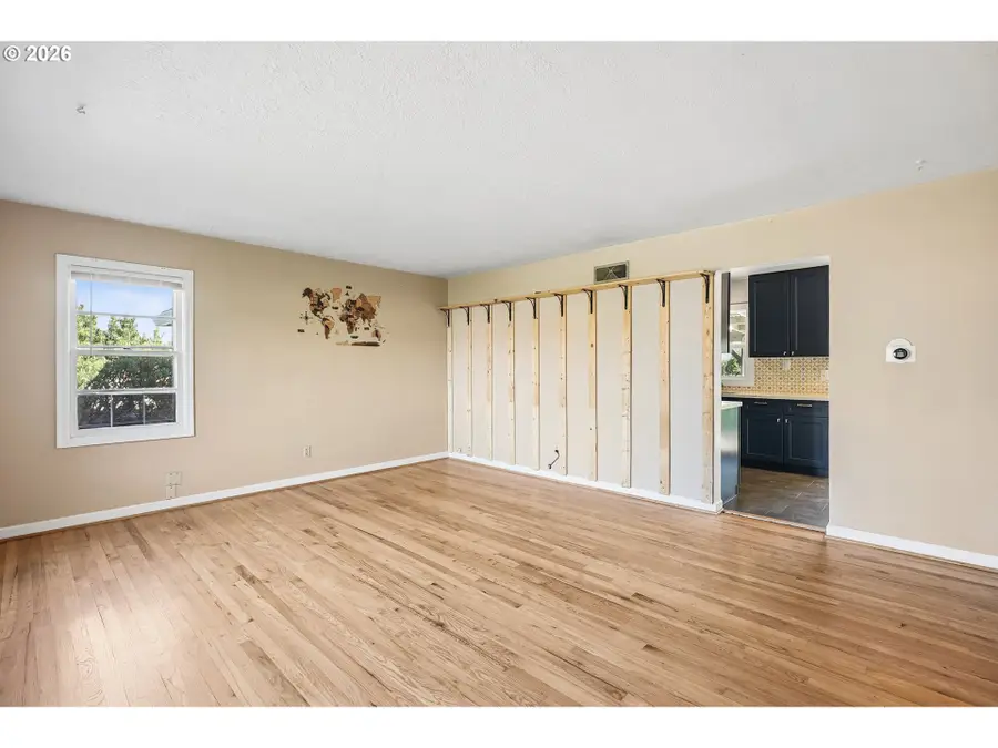 9306 SE Salmon St, Portland, OR 97216 - #3