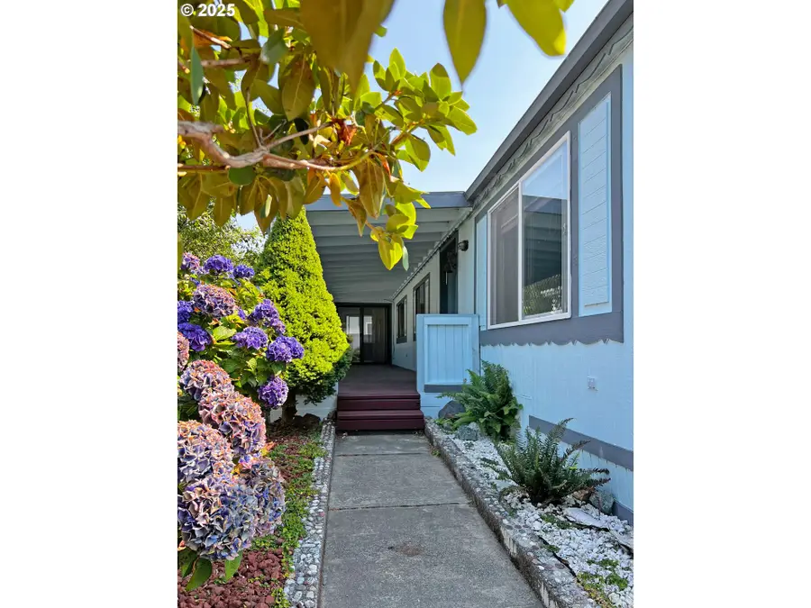 16063 Driftwood Ln #26, Brookings, OR 97415 - Image #2