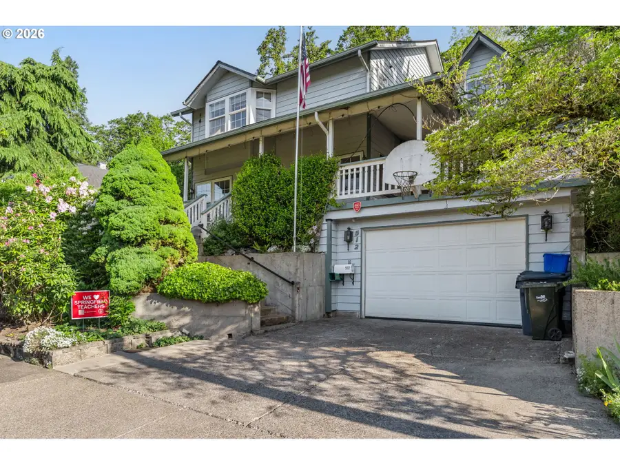 512 W D St, Springfield, OR 97477 - #3