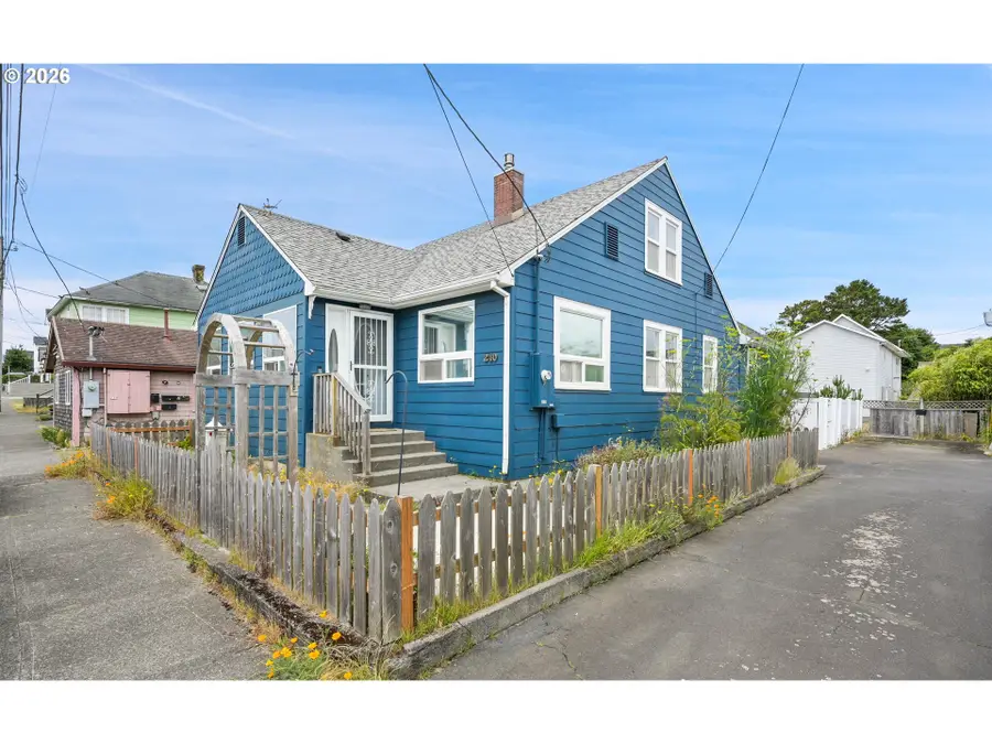 240 5th Ave, Seaside, OR 97138 - #2