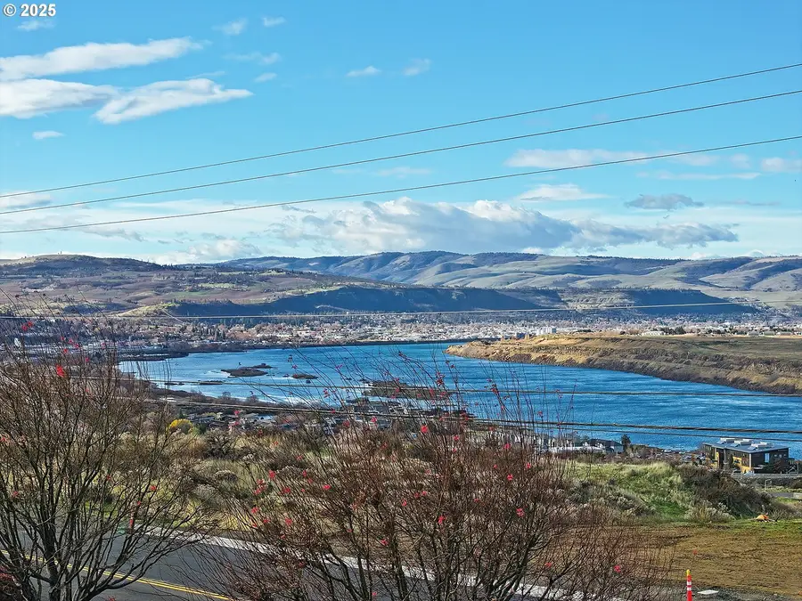 3720 Columbia View Dr, The Dalles, OR 97058 - Image #2