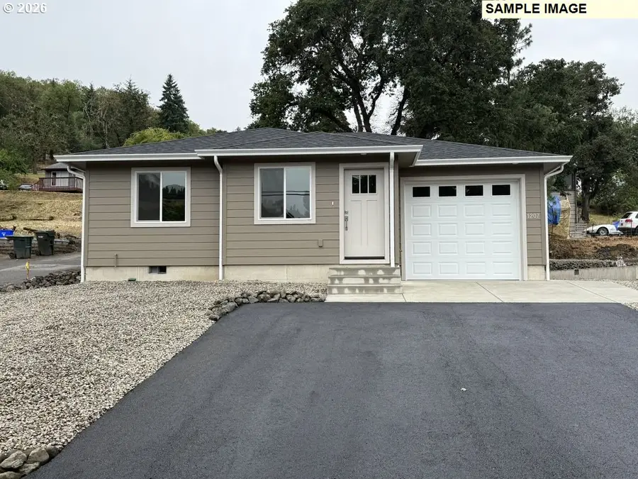1203 SE Marsters Ave, Roseburg, OR 97470 - #3