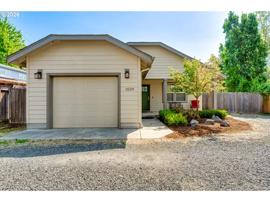 1529 Charnelton Aly, Eugene, OR 97401 - #2