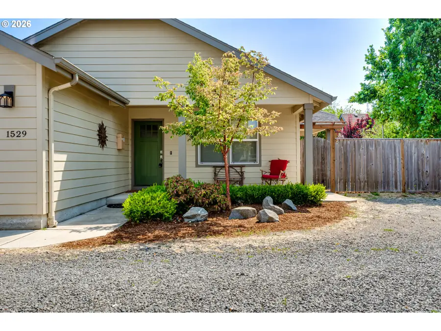 1529 Charnelton Aly, Eugene, OR 97401 - #3
