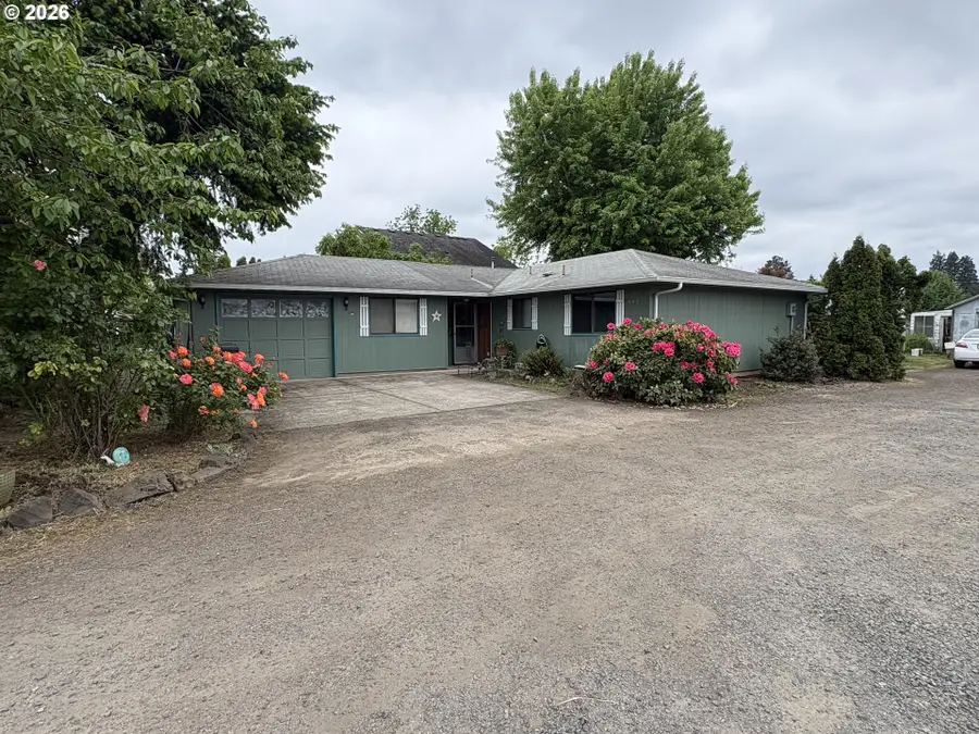 392 S 37th St, Springfield, OR 97478 - #2