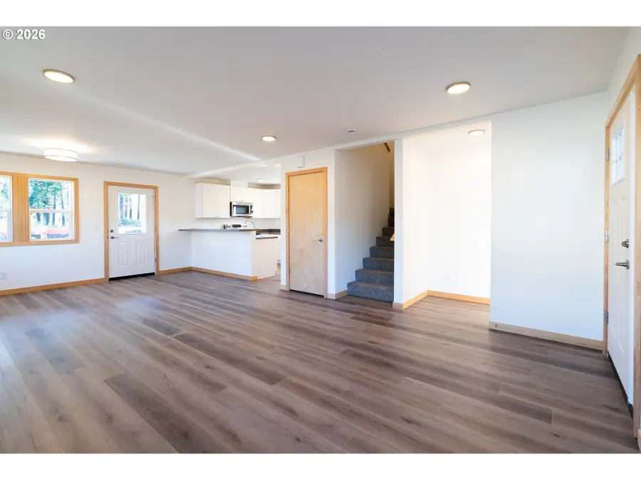 51695 Rose St, McKenzie River, OR 97413 - #2