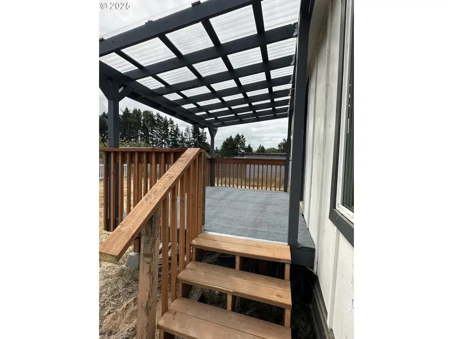 359 N 8th St, Lakeside, OR 97449 - Image #2