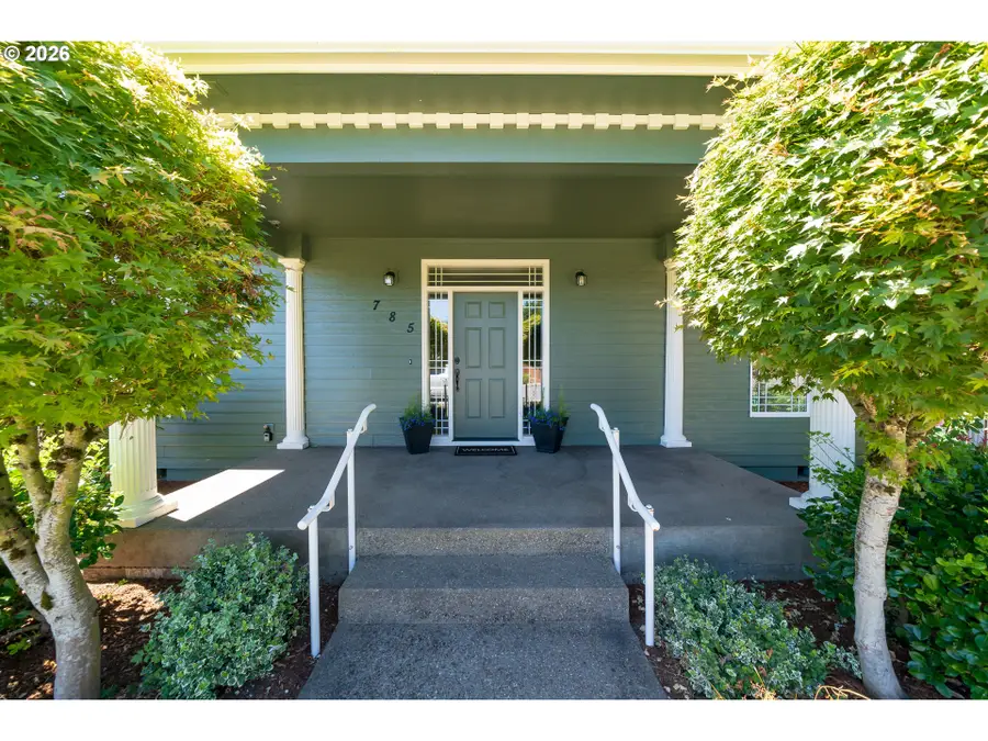 785 N 15th Ave, Stayton, OR 97383 - #2