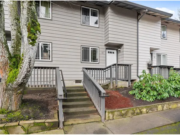 29650 SW Courtside Dr #18, Wilsonville, OR 97070