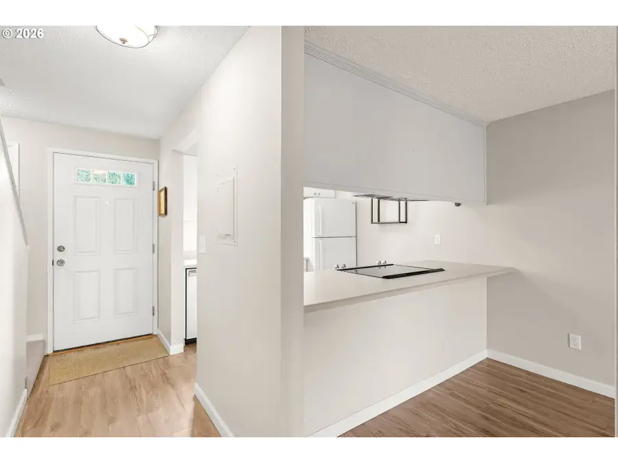 29650 SW Courtside Dr #18, Wilsonville, OR 97070 - Image #2