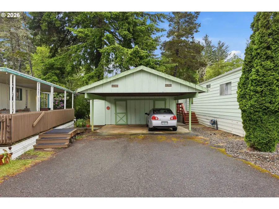 690 Village Pines Dr, Coos Bay, OR 97420 - #2