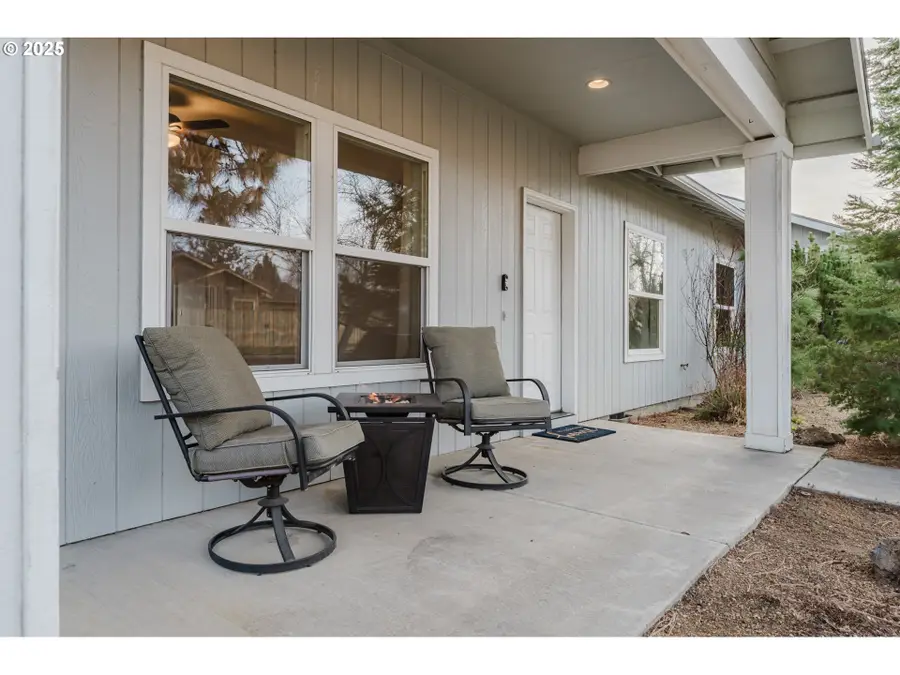 61142 Brookhollow Dr, Bend, OR 97702 - Image #3