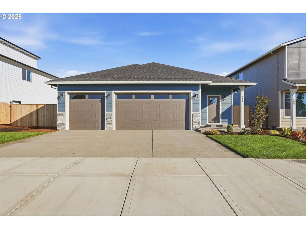 562 E Wilson St, Carlton, OR 97111 - #1
