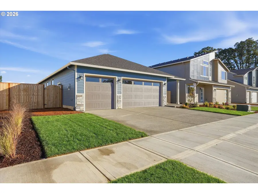 562 E Wilson St, Carlton, OR 97111 - #2