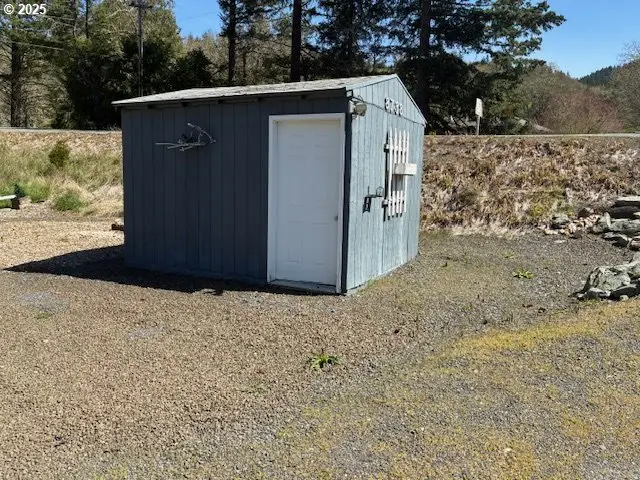 8738 Buckhorn Rd, Roseburg, OR 97470 - Image #3